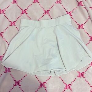 Cute white skirt with spanks